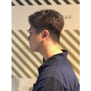 フェードカットスタイル【BARBER-BAR】