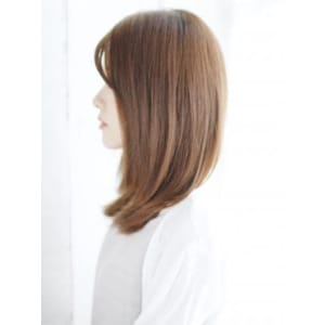 ナチュラルレイヤーストレートスタイル