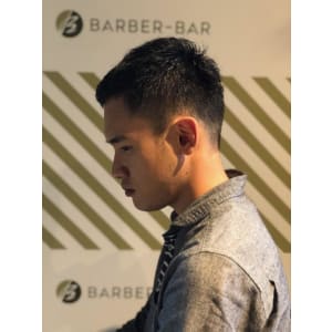 大人の刈り上げスタイル【BARBER-BAR】