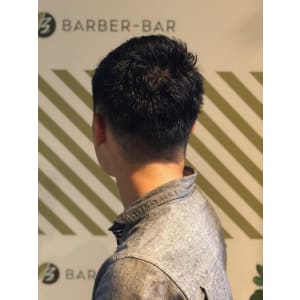 大人の刈り上げスタイル【BARBER-BAR】