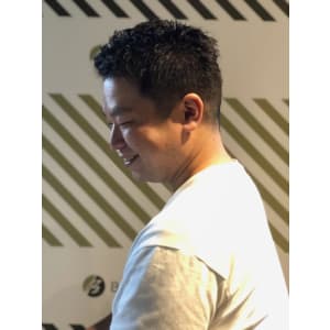 大人の刈り上げスタイル【BARBER-BAR】