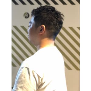 大人の刈り上げスタイル【BARBER-BAR】