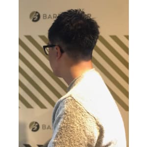 大人の刈り上げスタイル【BARBER-BAR】