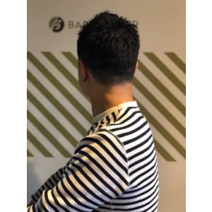 フェードカットスタイル【BARBER-BAR】