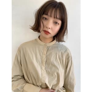 外ハネミニボブ　ツヤカラー 