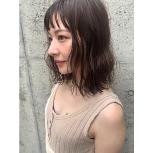 【W-ワット-新宿店 】ニュアンス可愛いロブスタイル