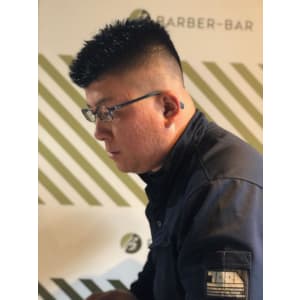 フェードカットスタイル【BARBER-BAR】