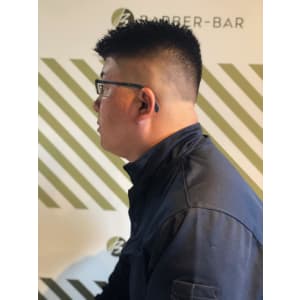 フェードカットスタイル【BARBER-BAR】