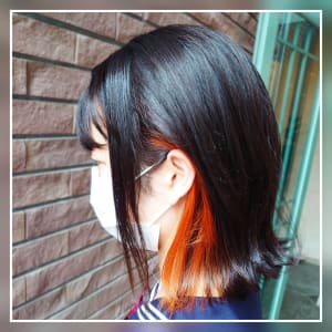 【イヤリングカラー】鮮やかなオレンジカラー