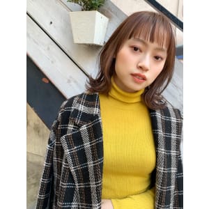 【山田】細かめハイライト柔らかフォギーベージュ外ハネレイヤー