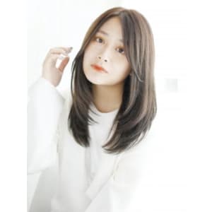 ナチュラルレイヤーストレートスタイル