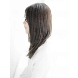 ナチュラルレイヤーストレートスタイル