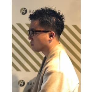 大人の刈り上げスタイル【BARBER-BAR】