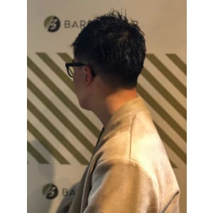 大人の刈り上げスタイル【BARBER-BAR】