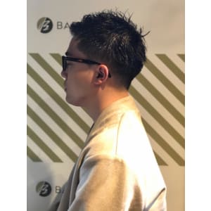 大人の刈り上げスタイル【BARBER-BAR】