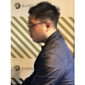 大人の刈り上げスタイル【BARBER-BAR】