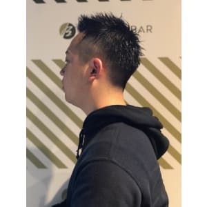 フェードカットスタイル【BARBER-BAR】