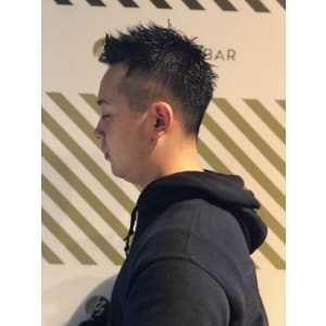 フェードカットスタイル【BARBER-BAR】