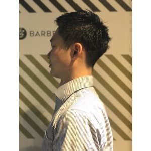 大人の刈り上げスタイル【BARBER-BAR】