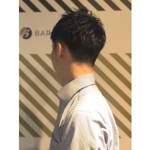大人の刈り上げスタイル【BARBER-BAR】
