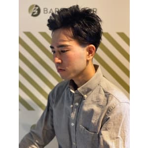 大人のリバーススタイル【BARBER-BAR】