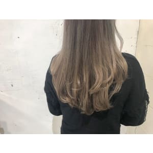 グラデーションカラー×グレージュ