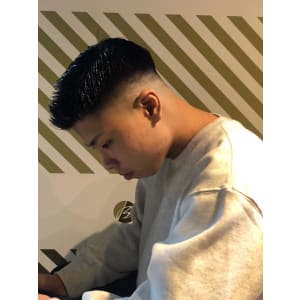 フェードカットスタイル【BARBER-BAR】