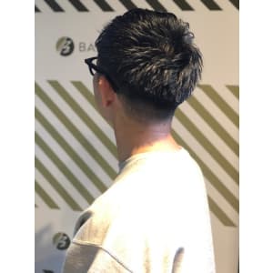 大人の刈り上げスタイル【BARBER-BAR】