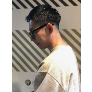 大人の刈り上げスタイル【BARBER-BAR】