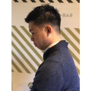 フェードカットスタイル【BARBER-BAR】