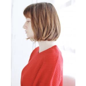 ショートバングのニュアンスカールボブ