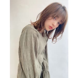 大人くびれレイヤー小顔ミディ