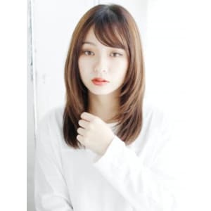 透け感バングのナチュラルレイヤー