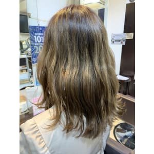 しっかり頭皮をほぐす30分コースヘッドスパ