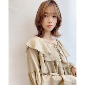 大人韓国風レイヤーくびれ外ハネミディ