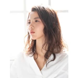 ナチュラル質感の無造作カールロング - HAIR&MAKE EARTH 大泉学園店【ヘアメイクアース オオイズミガクエンテン】掲載中