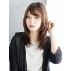 透け感バングのナチュラルレイヤー