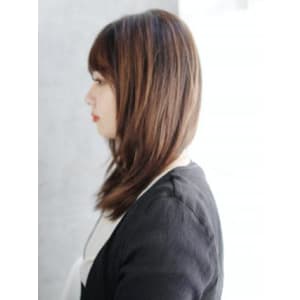 透け感バングのナチュラルレイヤー