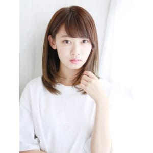 大人ツヤ色の内巻きワンカールスタイル