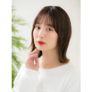 大人ヘルシーストレートヘア