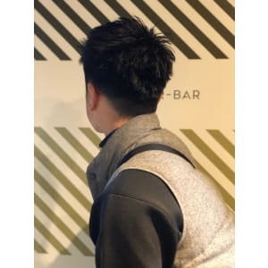 大人の刈り上げスタイル【BARBER-BAR】