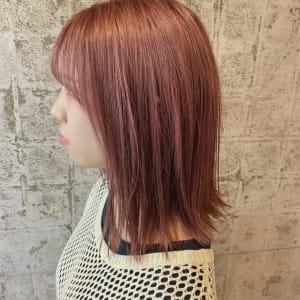 ピンクベージュ