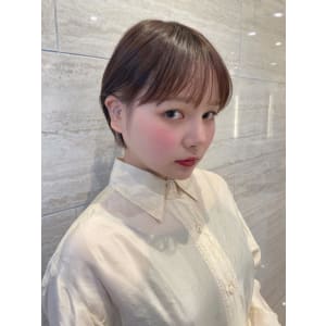 〇澤辺英人〇耳にかけても可愛いショートボブ