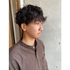 ナチュラルツーブロマッシュ　スパイラルパーマ
