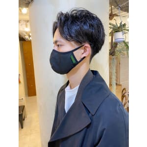 ニュアンスパーマ　刈り上げセンターパート
