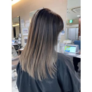 バレイヤージュニュアンスベージュブリーチ2160