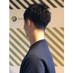 大人の刈り上げスタイル【BARBER-BAR】