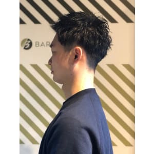 大人の刈り上げスタイル【BARBER-BAR】
