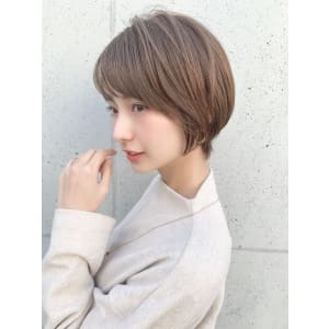 ふんわり立体感のヌケ感ショートヘア