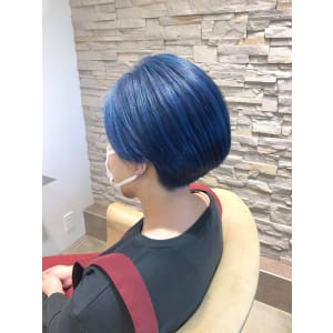 ダブルカラーで作る! 彩度高めの”THE・ブルー”♪ - Hair&Make OPSIS【オプシス】掲載中